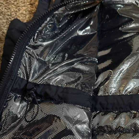 Women’s Columbia Navy Quilted Vest - Picture 8 of 8